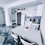 Pe Malul Marii In Seaview Mamaia Nord *