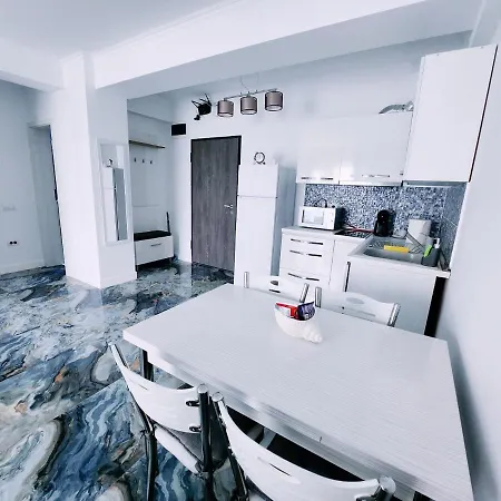 Pe Malul Marii In Seaview Mamaia Nord *